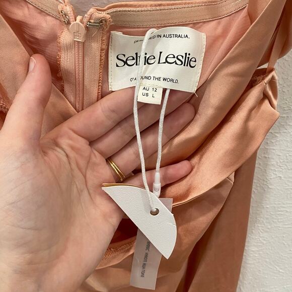 Selfie Leslie Social Butterfly Cut-Out Waist Midi Satin Dress Rose Peach Large - Picture 5 of 5